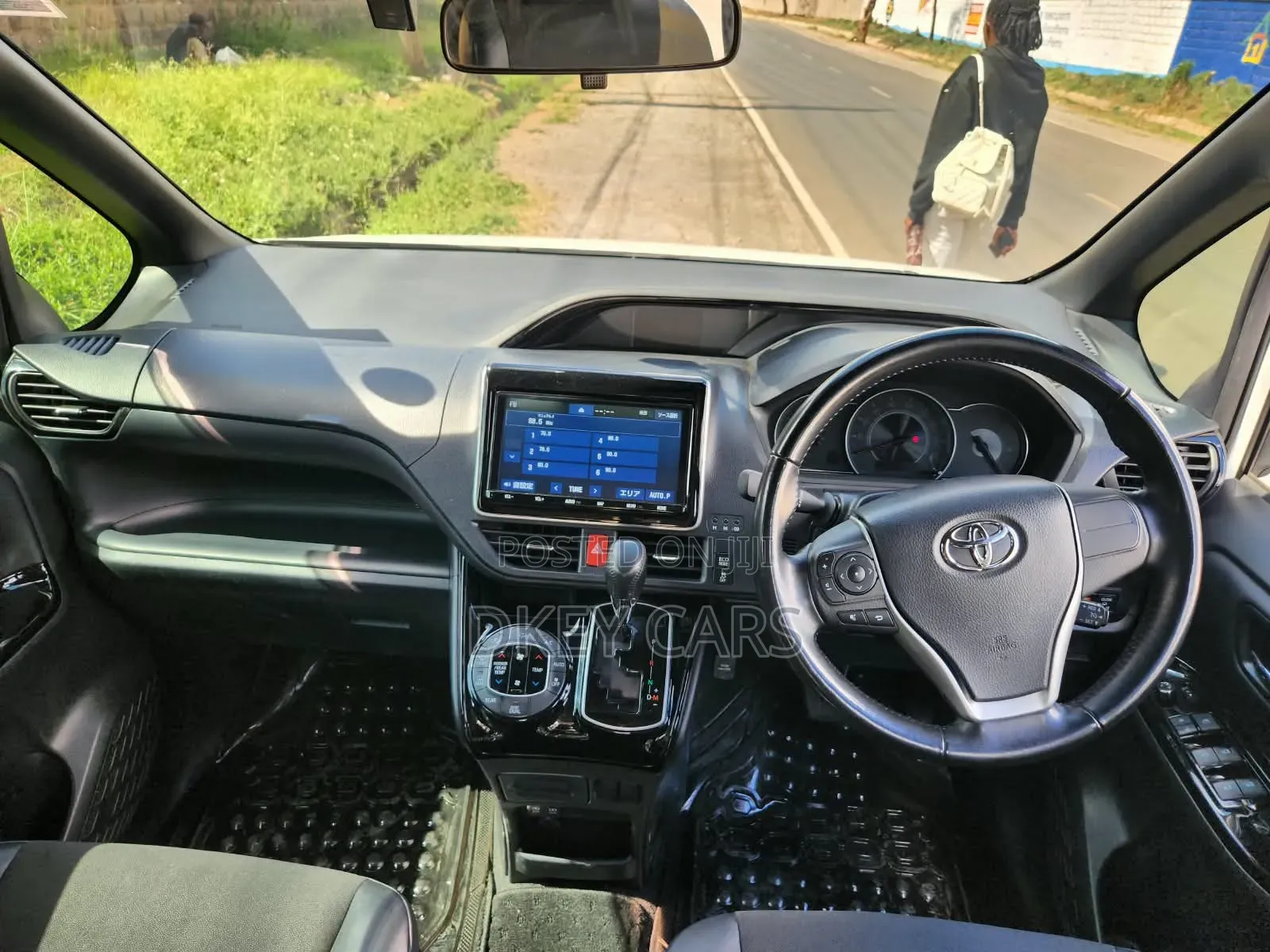 Toyota Noah 2019 White
