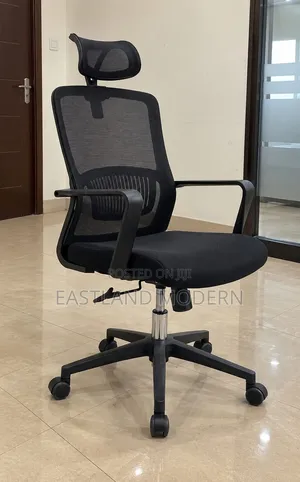 Ergonomic Mesh Office Chair – High Back With Headrest