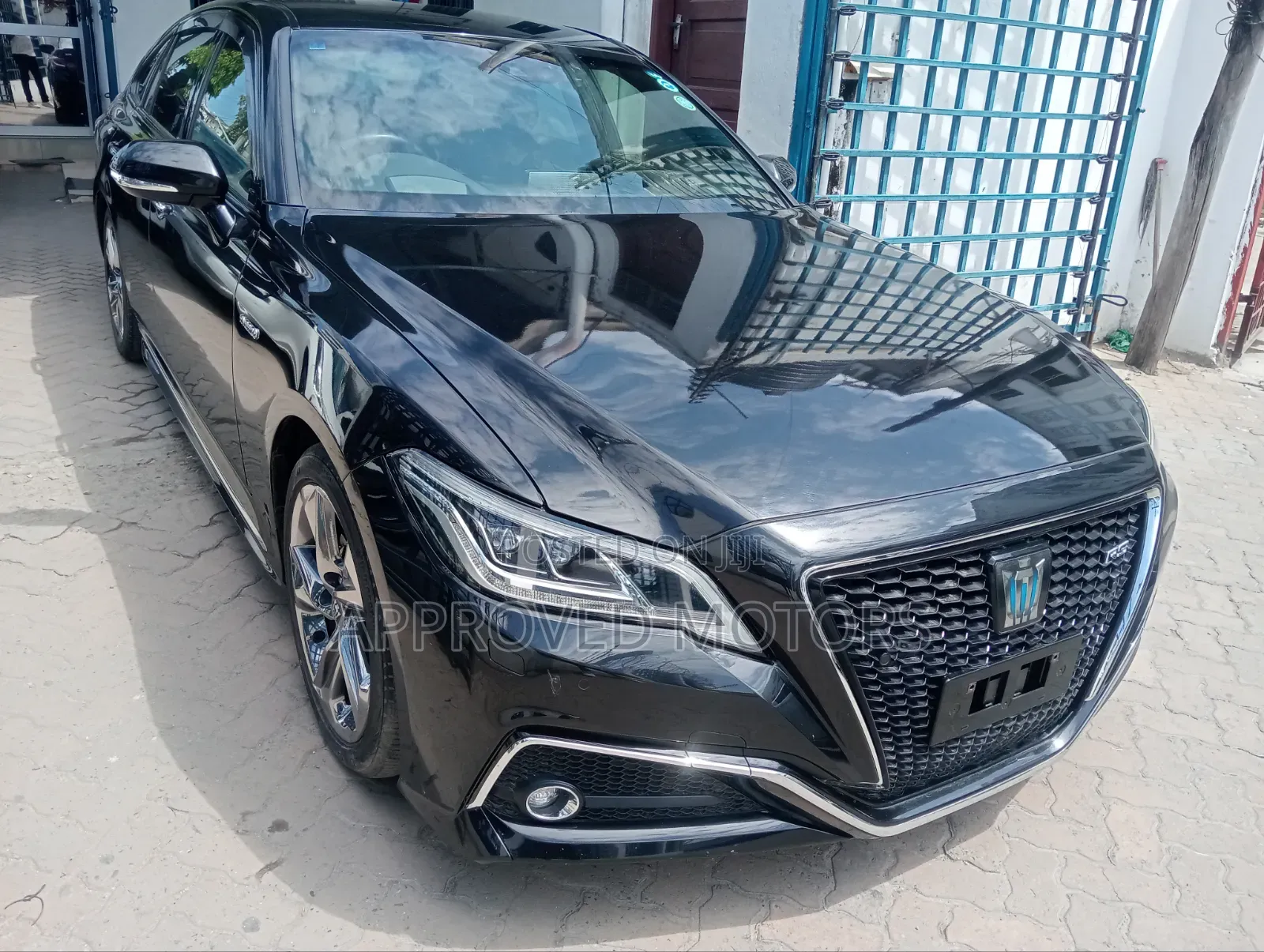 Toyota Crown 2019 Black