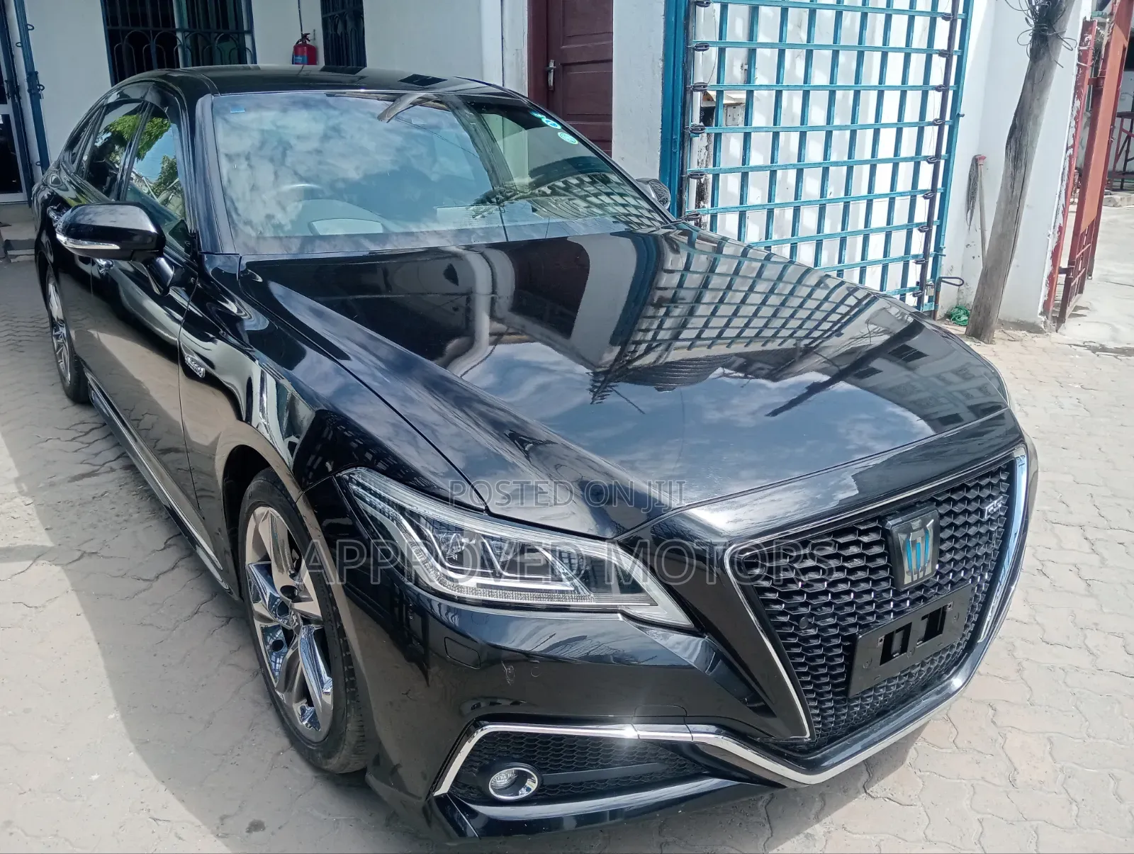 Toyota Crown 2019 Black