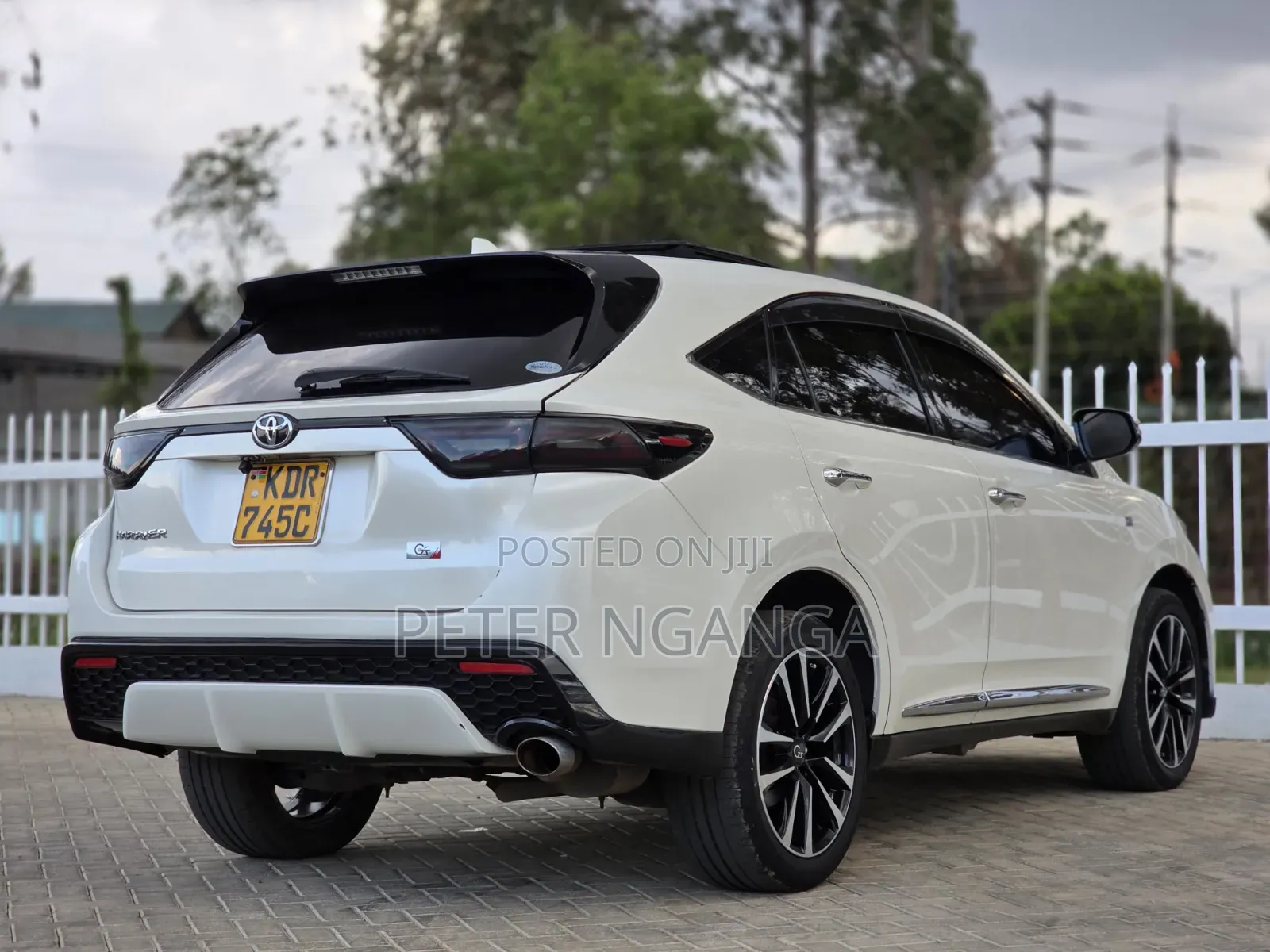 Toyota Harrier 2.0 2017 White