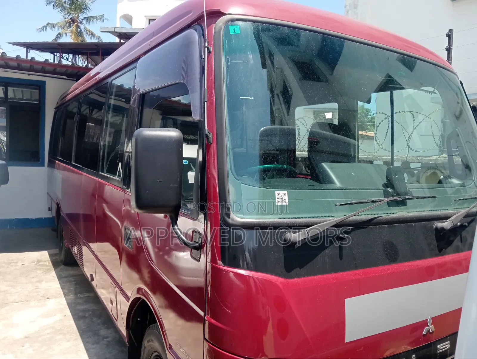 Mitsubishi Fuso Rosa 2019 Red