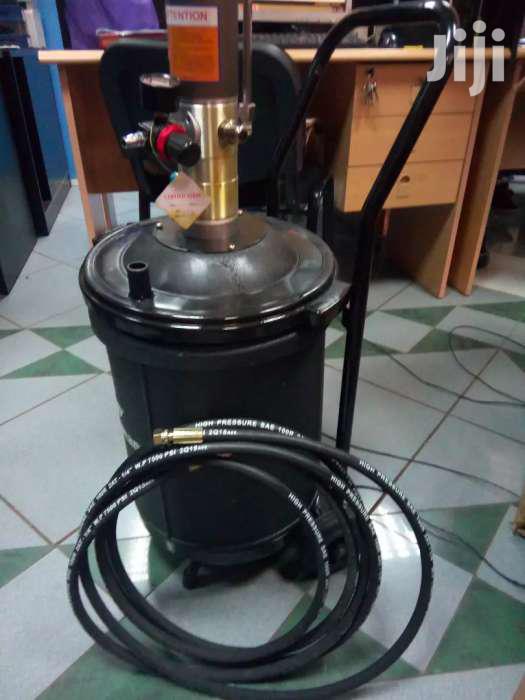 Germany Pneumatic Grease Bucket