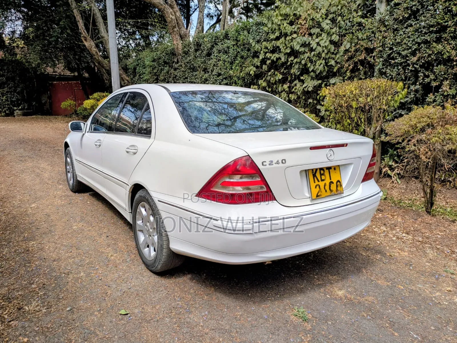 Mercedes-Benz C240 2.6 RWD 2005 White