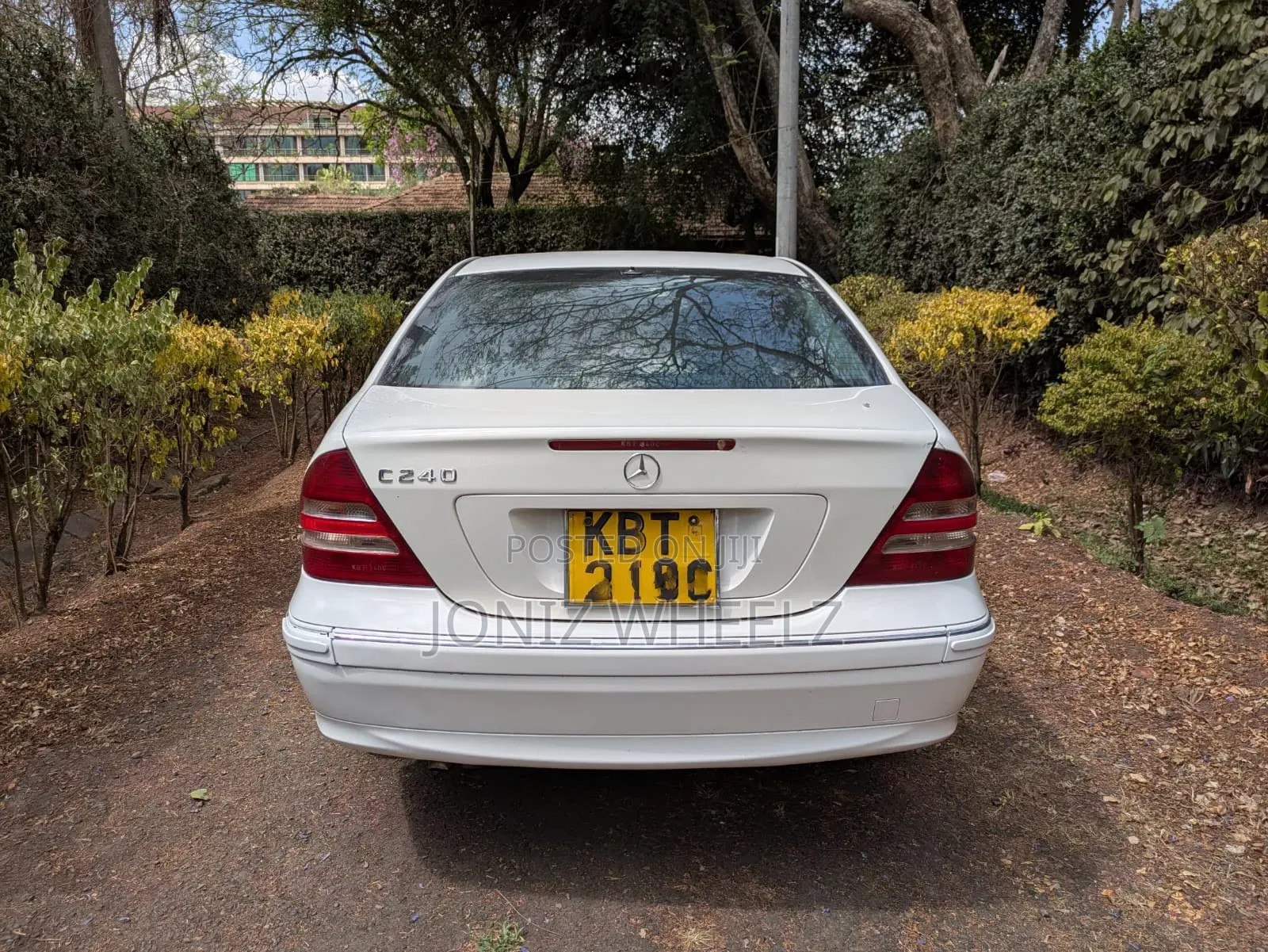 Mercedes-Benz C240 2.6 RWD 2005 White