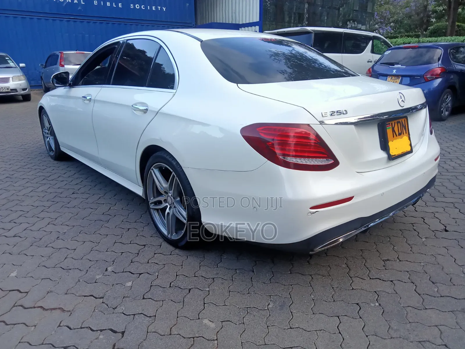 Mercedes-Benz E250 2016 Pearl