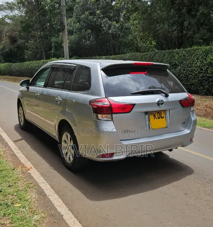 Toyota Corolla Fielder 2015 Silver