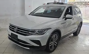 Volkswagen Tiguan 2.0T SE 2021 Pearl
