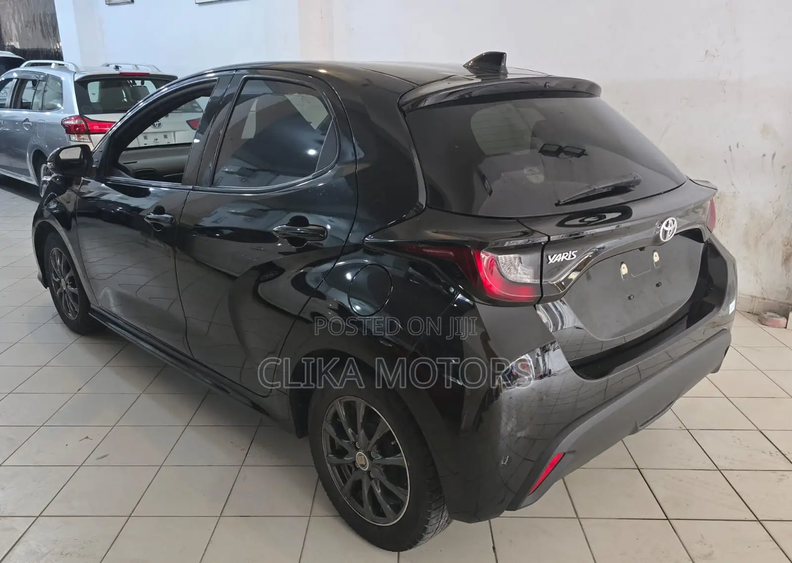 Toyota Yaris 1.5 Sedan L 2020 Black