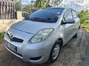 Toyota Vitz 1.3 FWD 5dr 2007 Silver