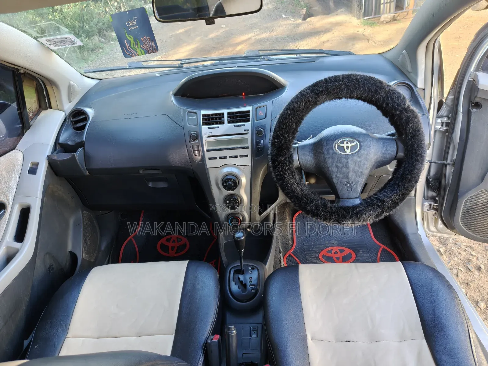 Toyota Vitz 1.3 FWD 5dr 2007 Silver