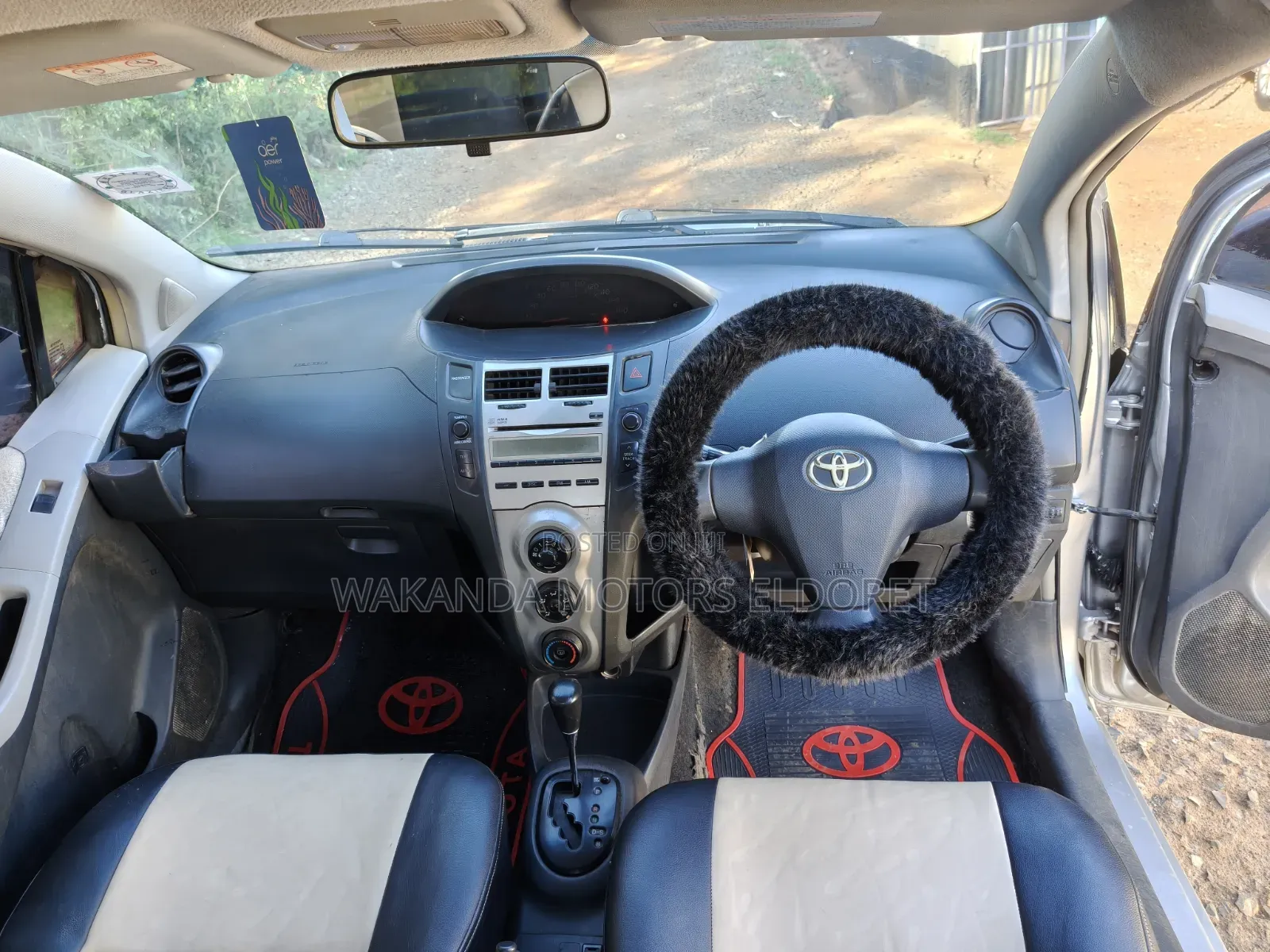 Toyota Vitz 1.3 FWD 5dr 2007 Silver
