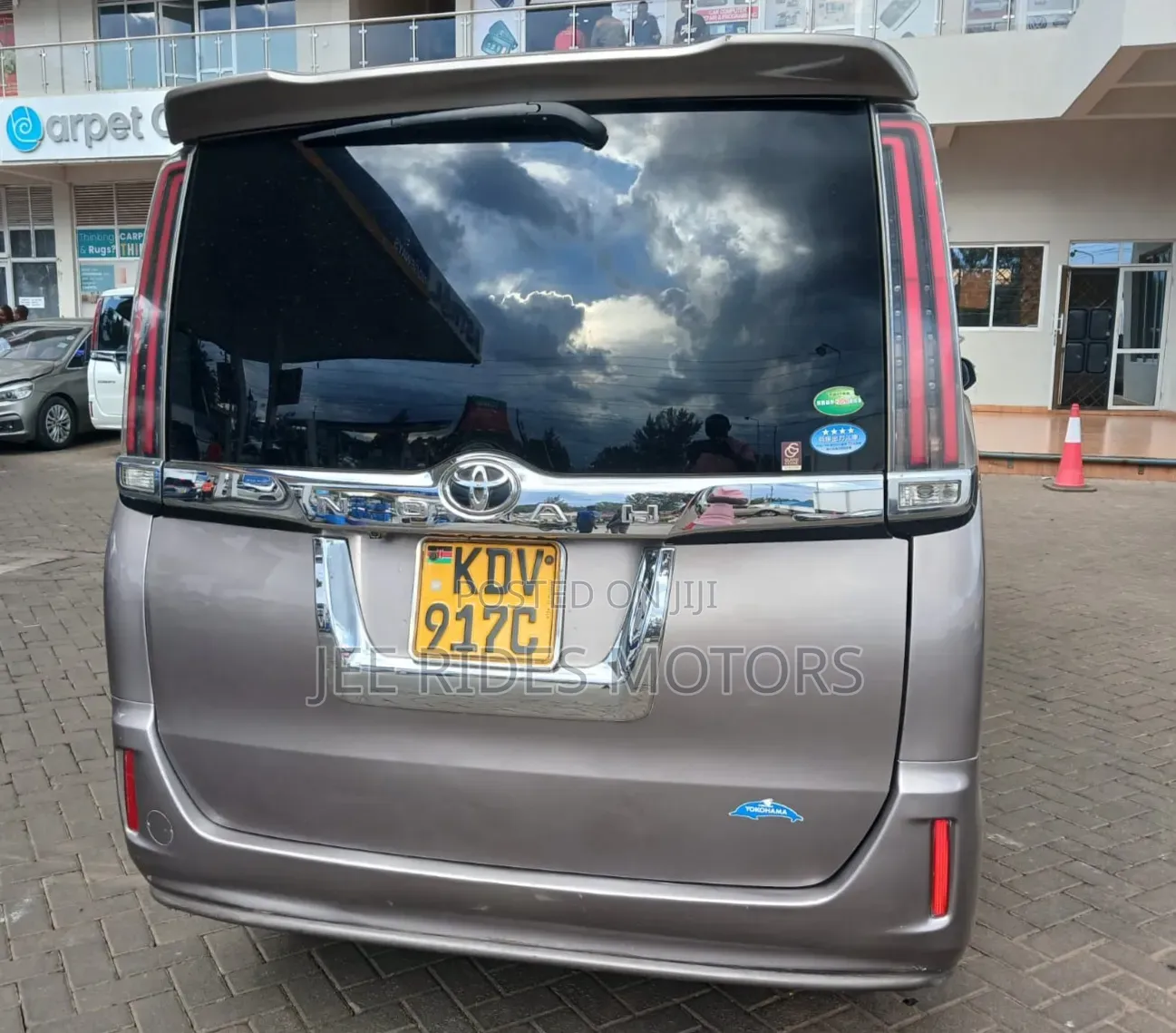 Toyota Noah 2018 Brown