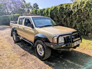 Nissan Hardbody 2007 Gold