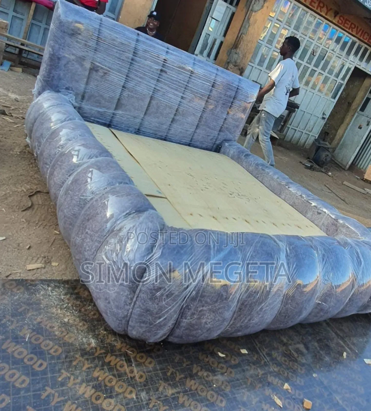 Executive Modern Bubble Bed 5 by 6 Available in Different Colours