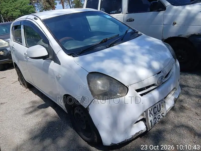Daihatsu Mira 2012 White
