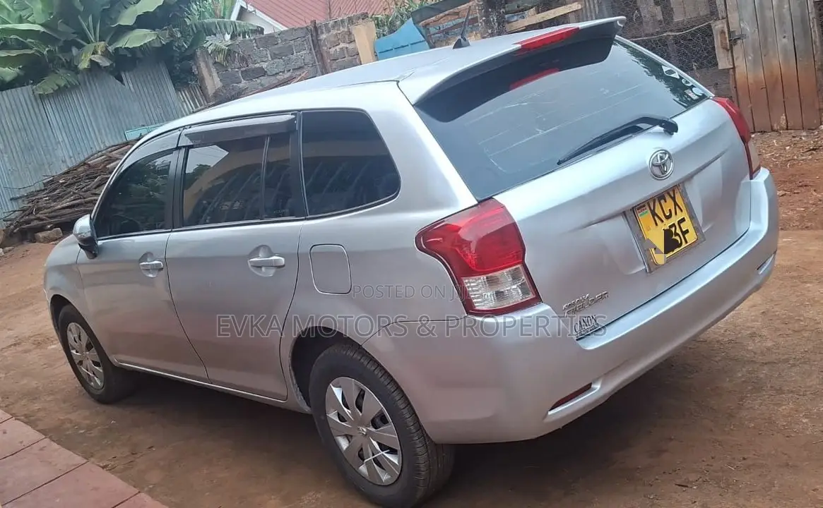 Toyota Corolla Fielder 2014 Silver