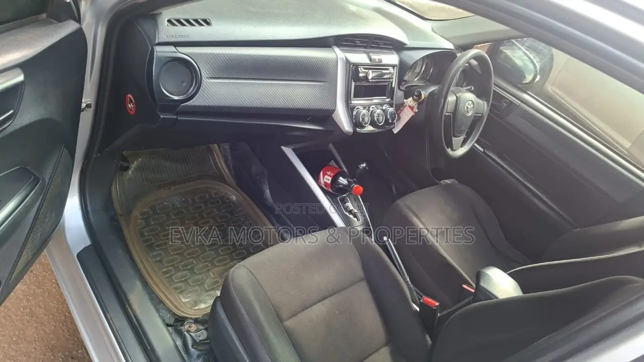 Toyota Corolla Fielder 2014 Silver