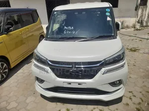 Mitsubishi Delica 2020 White