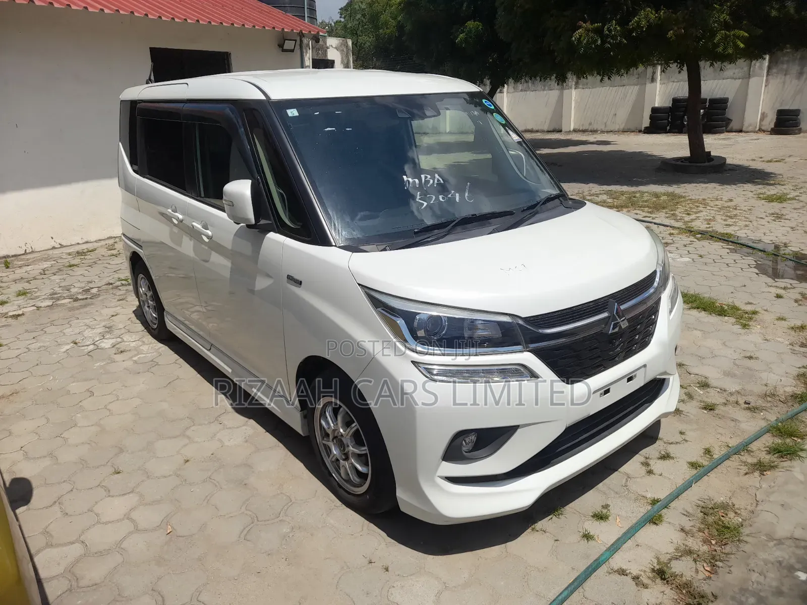 Mitsubishi Delica 2020 White