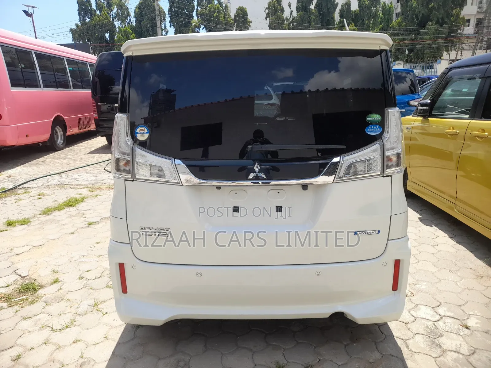 Mitsubishi Delica 2020 White