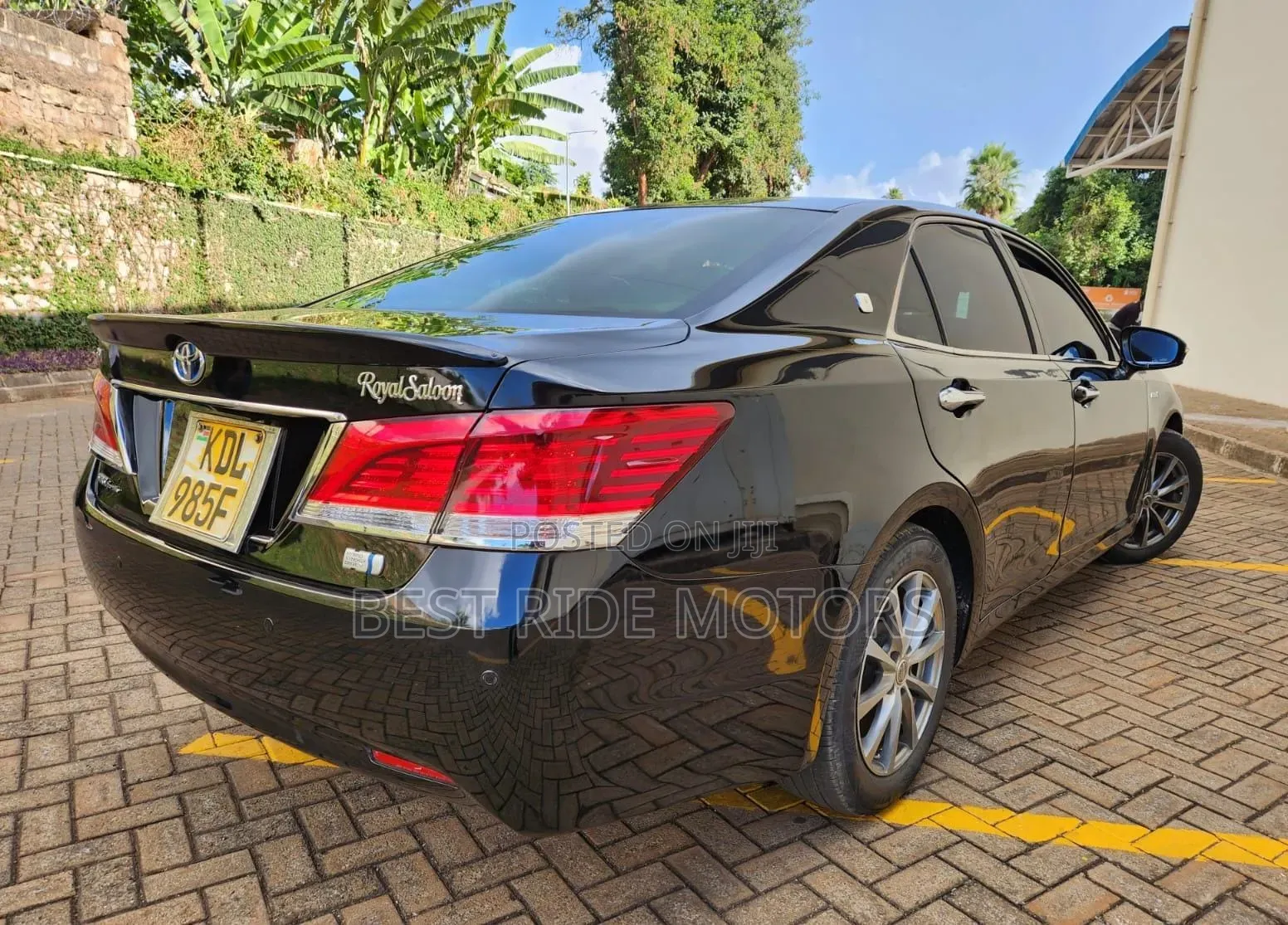 Toyota Crown 2016 Black