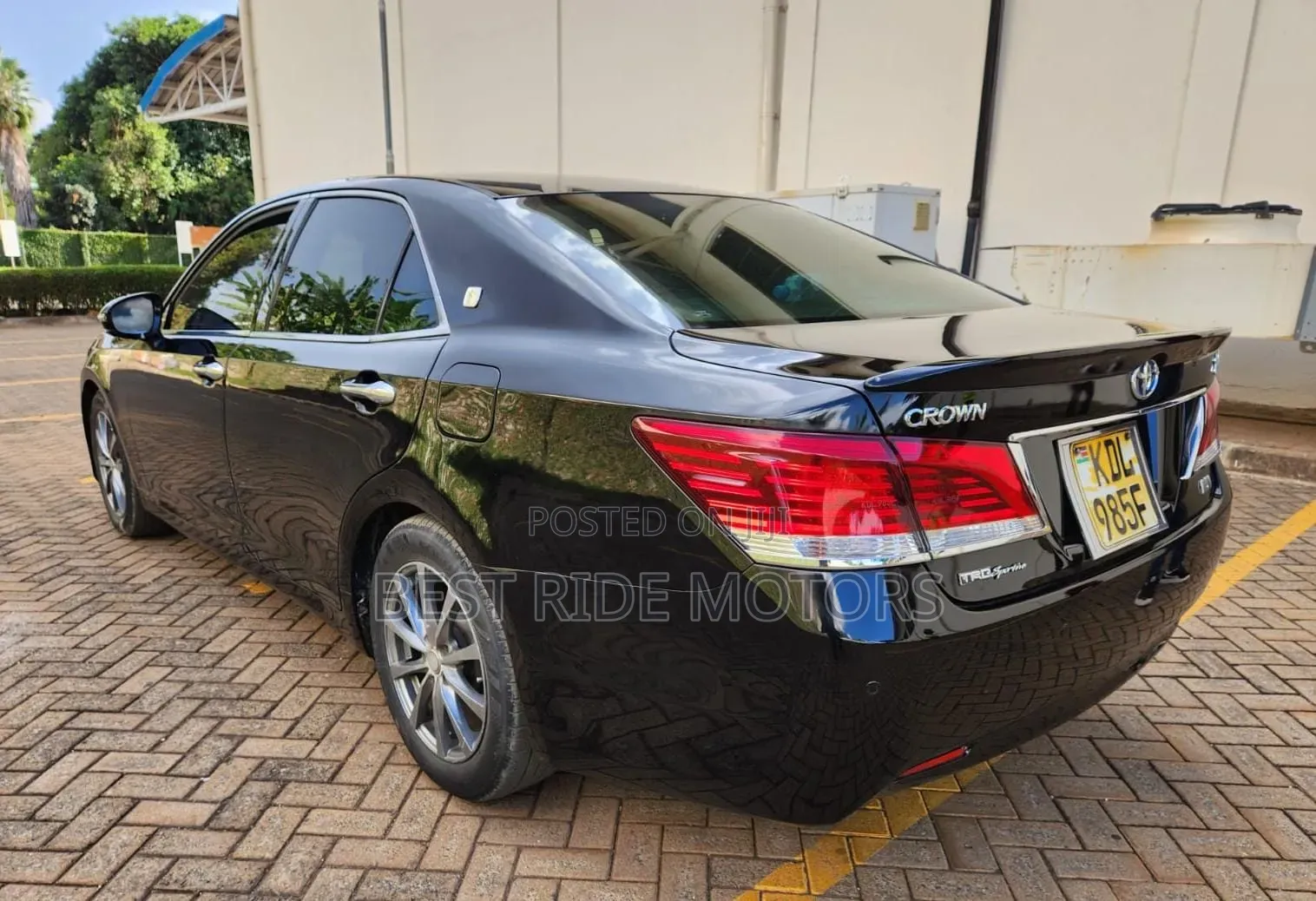 Toyota Crown 2016 Black