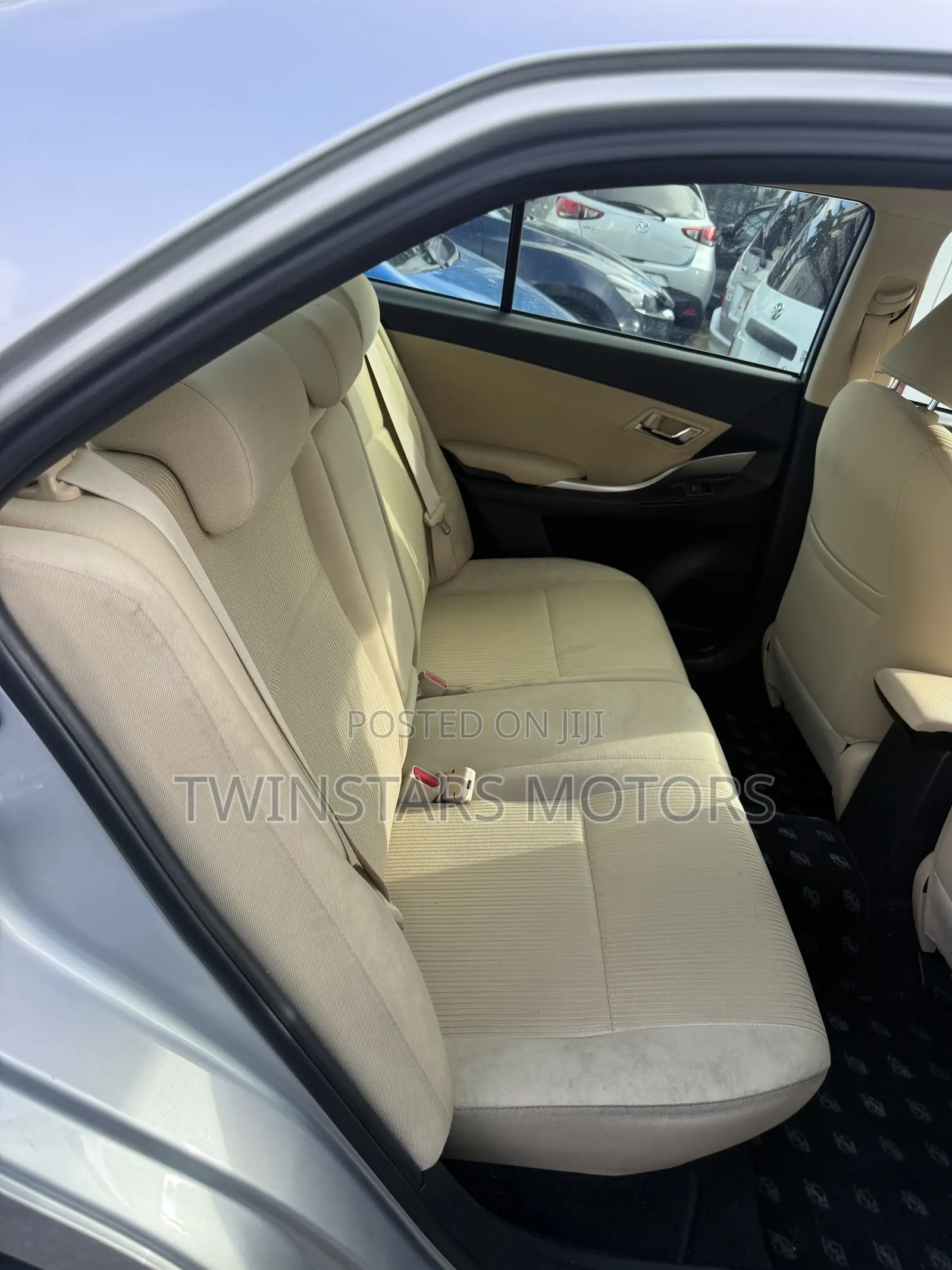 Toyota Premio 2019 Silver