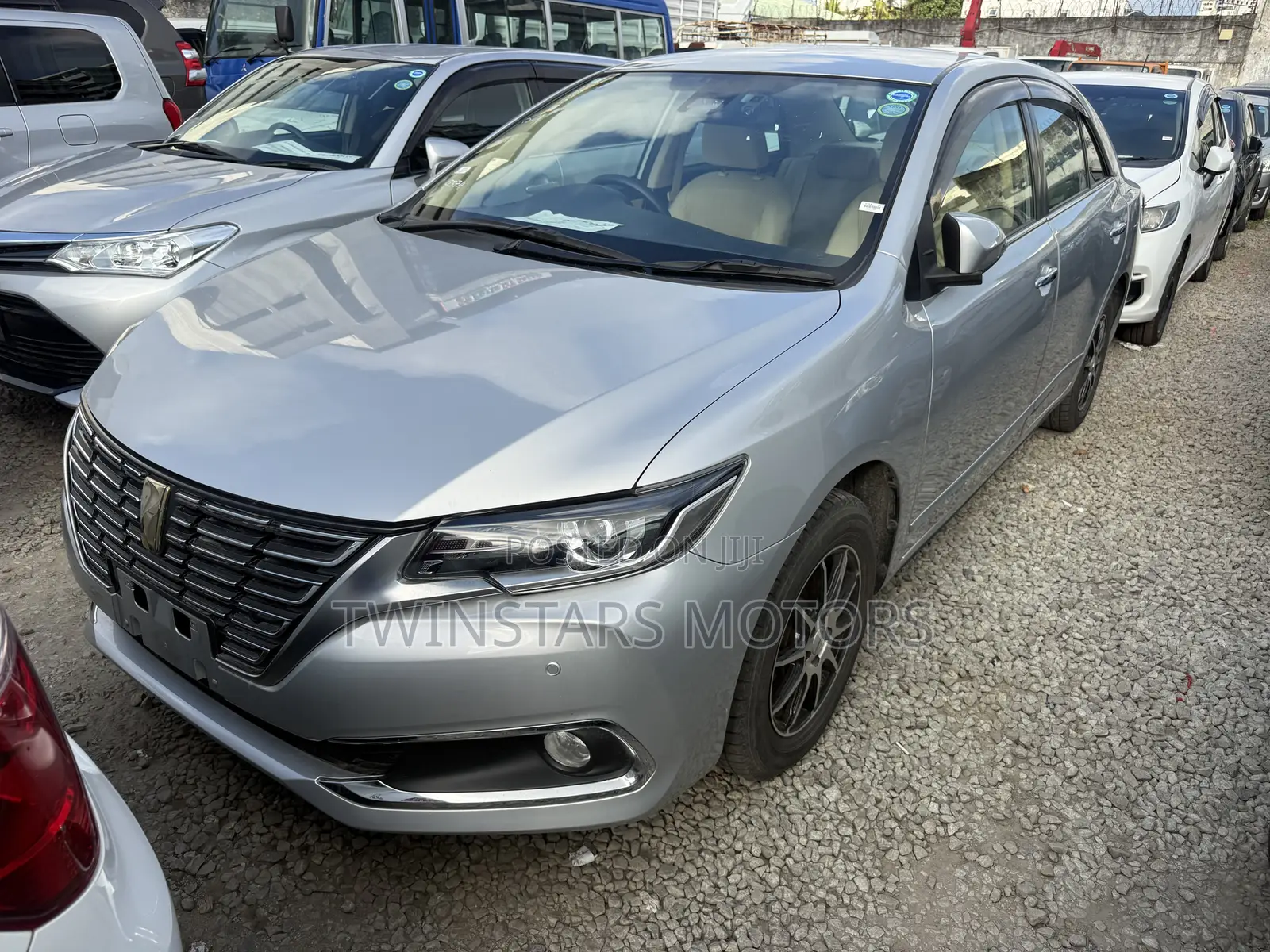 Toyota Premio 2019 Silver