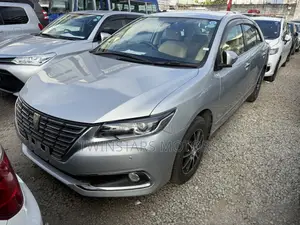 Toyota Premio 2019 Silver