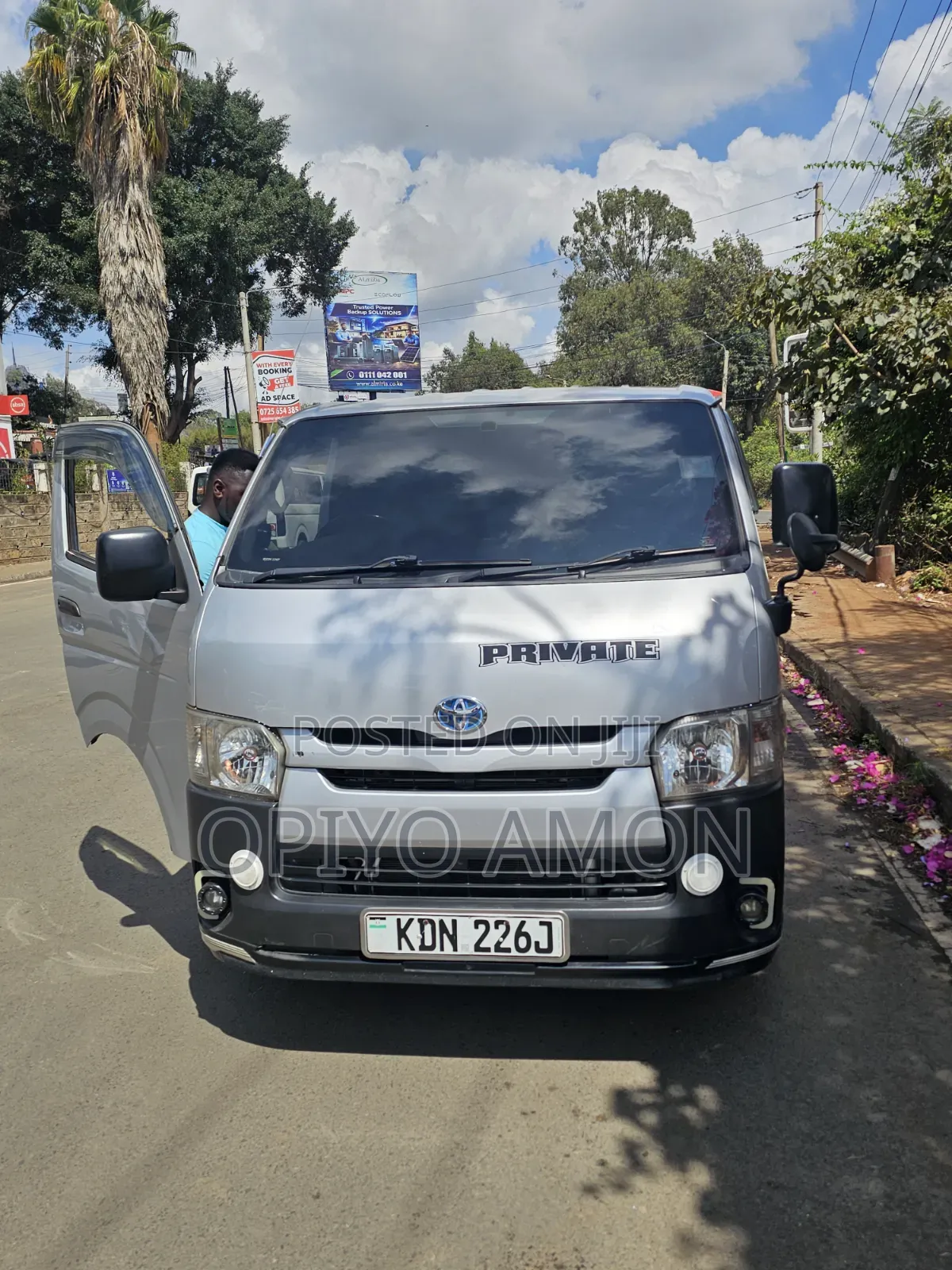 Toyota HiAce 2019 White