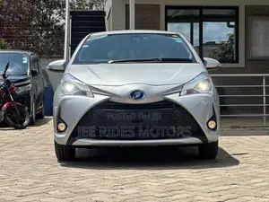 Toyota Vitz 1.5 FWD Hybrid 5dr 2019 Gray
