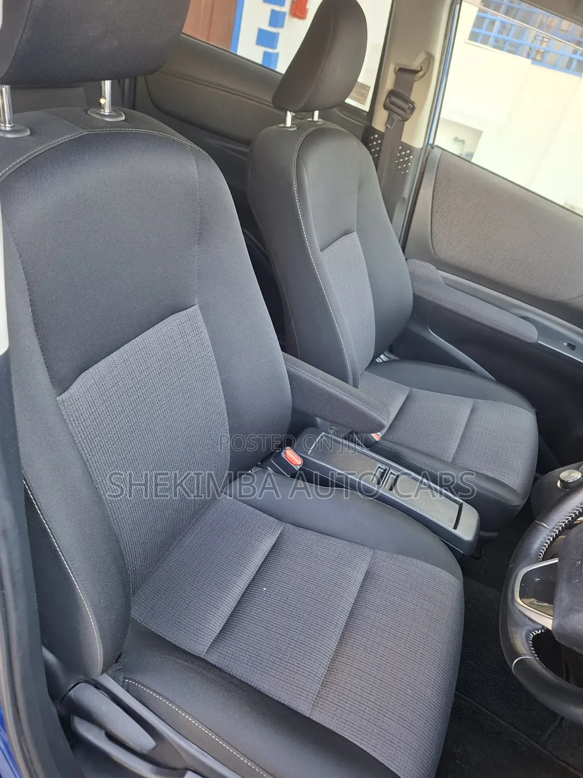 Toyota Sienta 2020 Blue