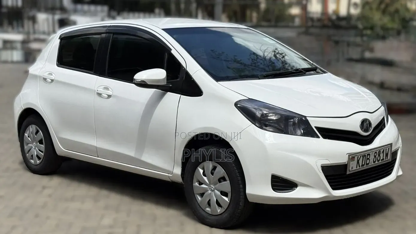 Toyota Vitz 2013 White