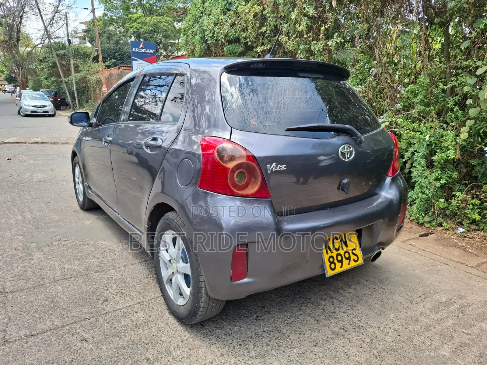 Toyota Vitz 1.3 FWD 5dr 2009 Gray