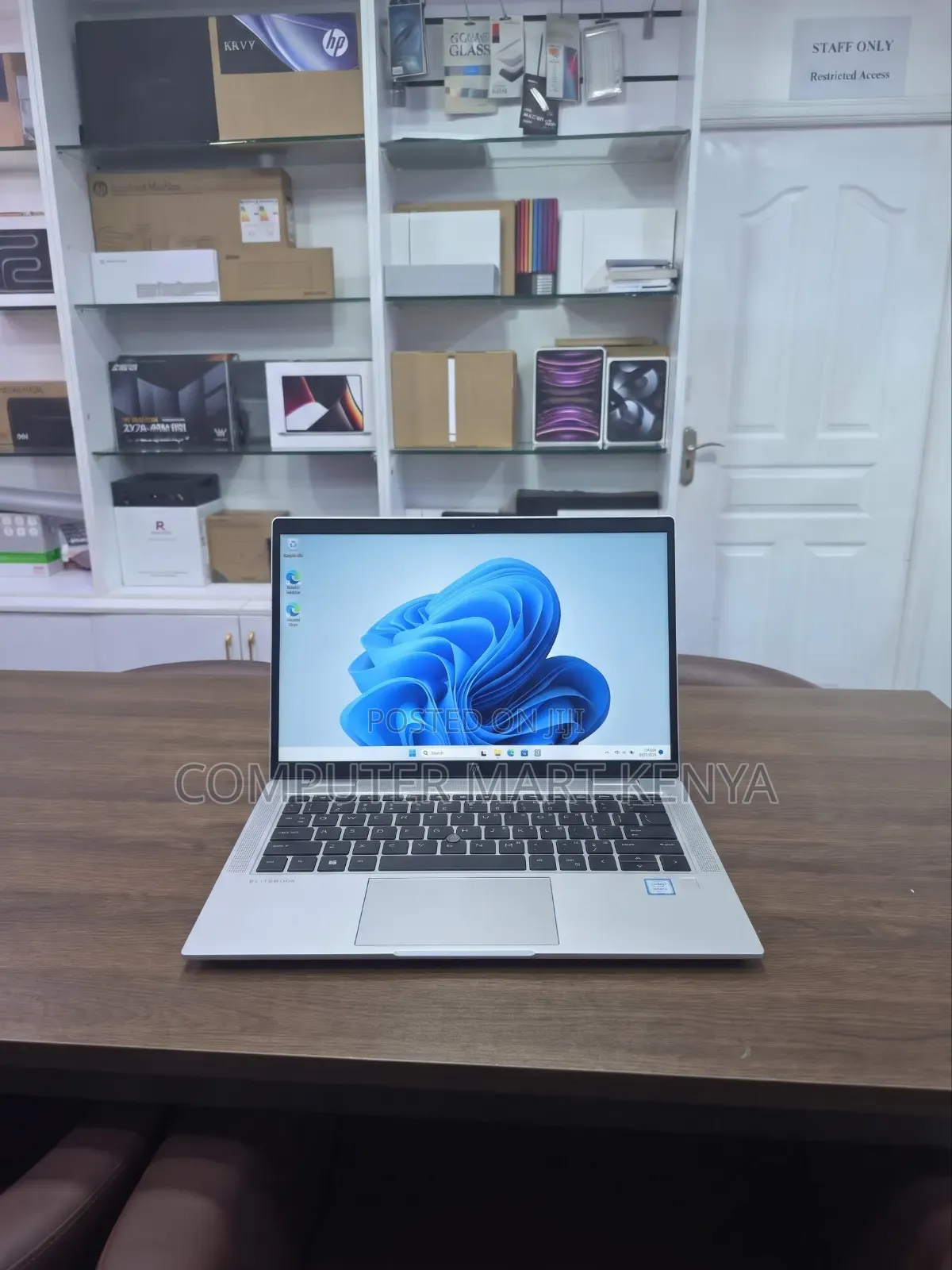 Laptop HP EliteBook 1030 8GB Intel Core i7 SSD 256GB