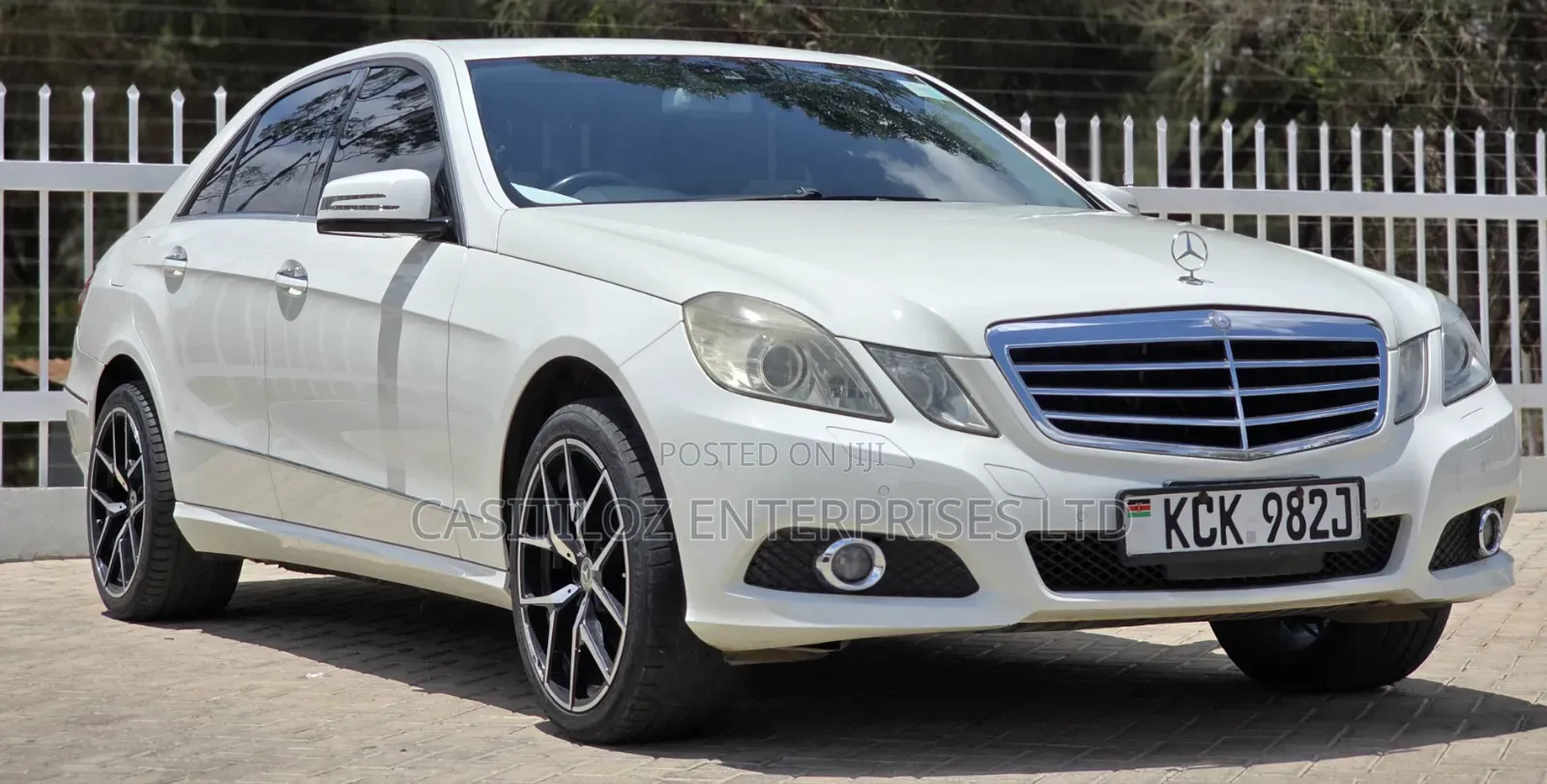 Mercedes-Benz E300 2011 White