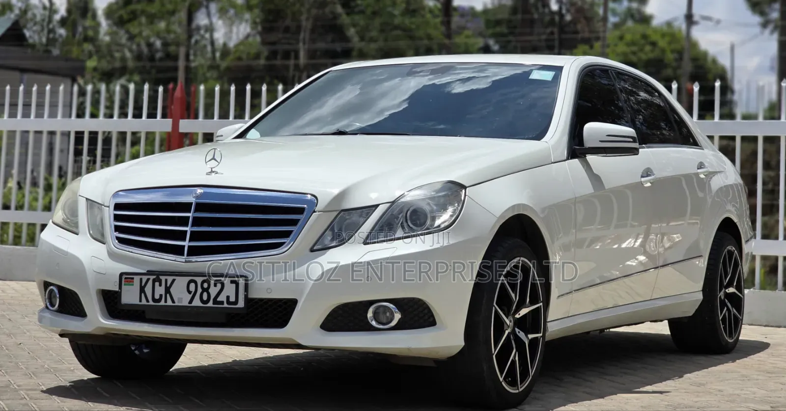 Mercedes-Benz E300 2011 White