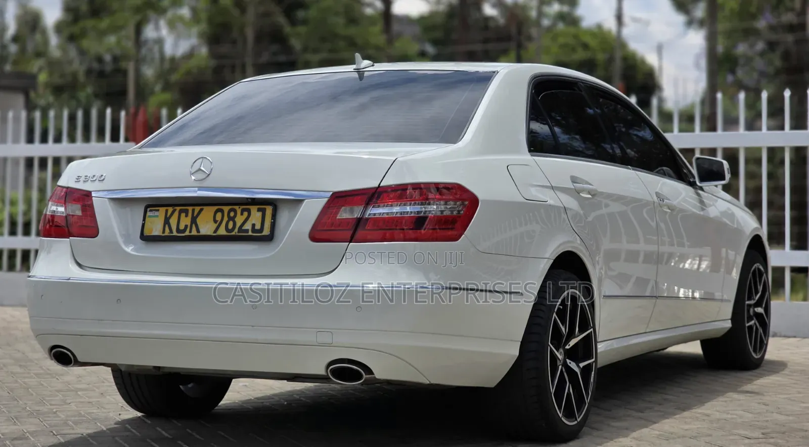 Mercedes-Benz E300 2011 White