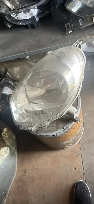 Passo 2010 Headlight
