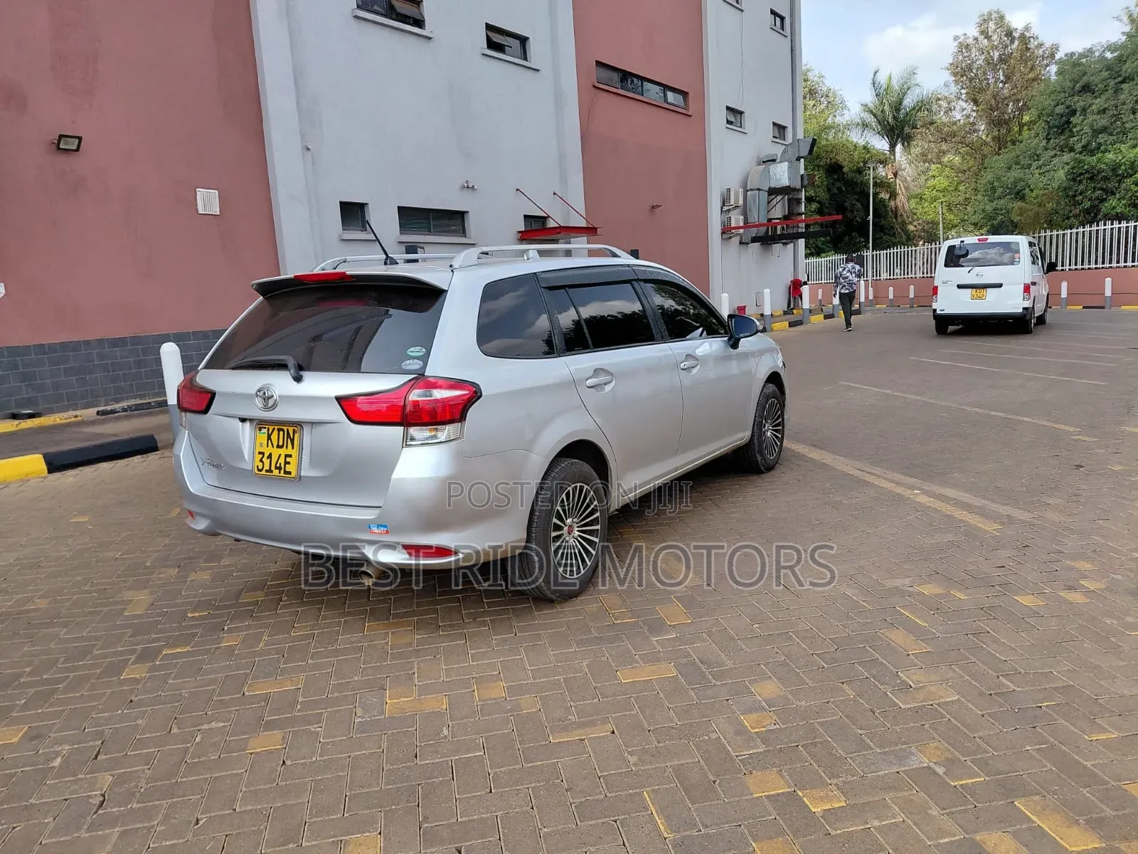 Toyota Corolla Fielder 1.5 Petrol FWD 2016 Silver