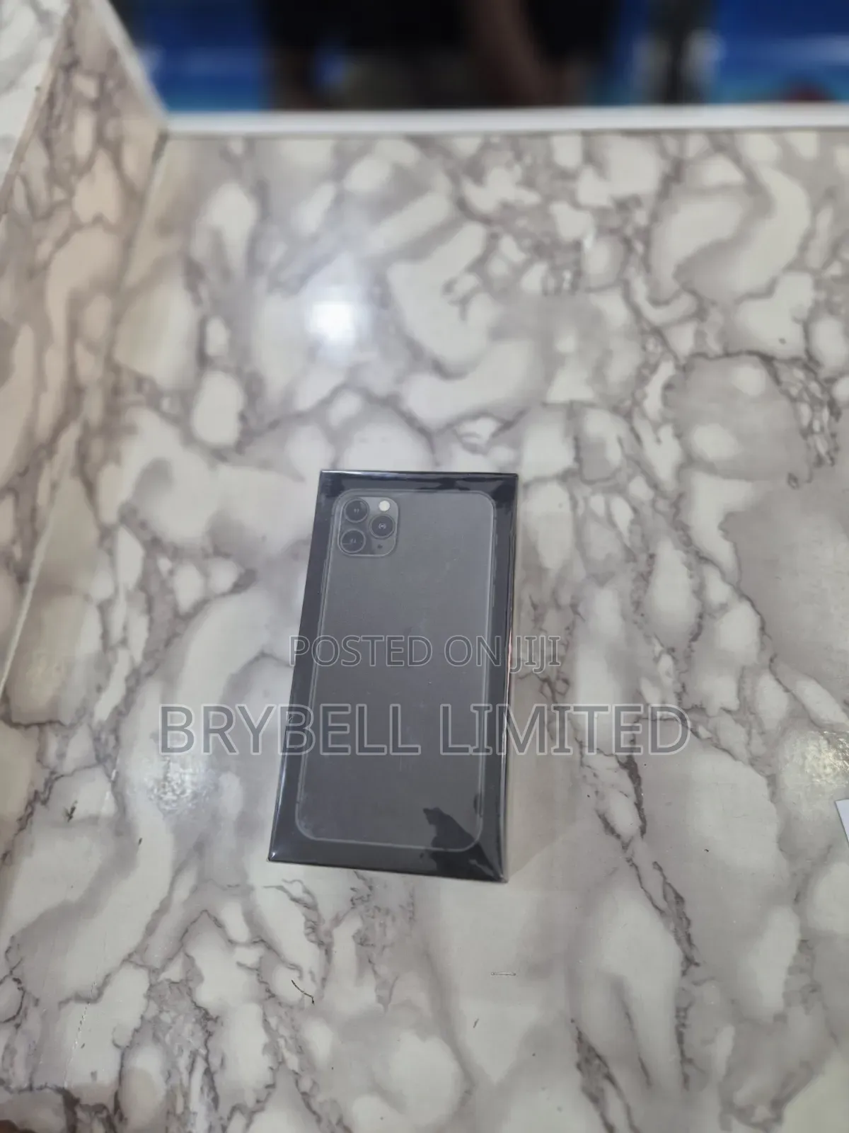 New Apple iPhone 11 Pro Max 256 GB Green
