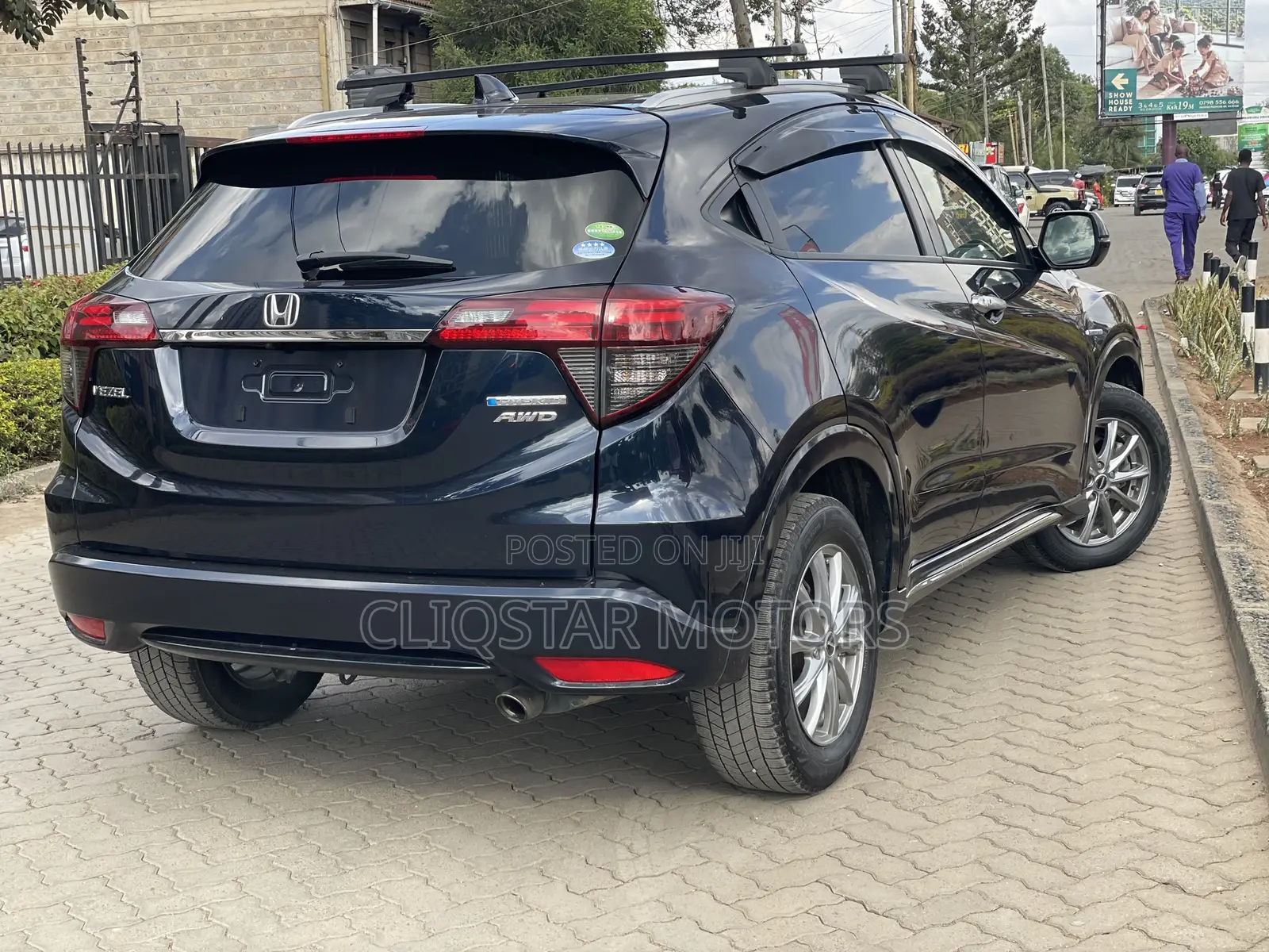 Honda Vezel 1.5 Hybrid 4WD 2019 Blue