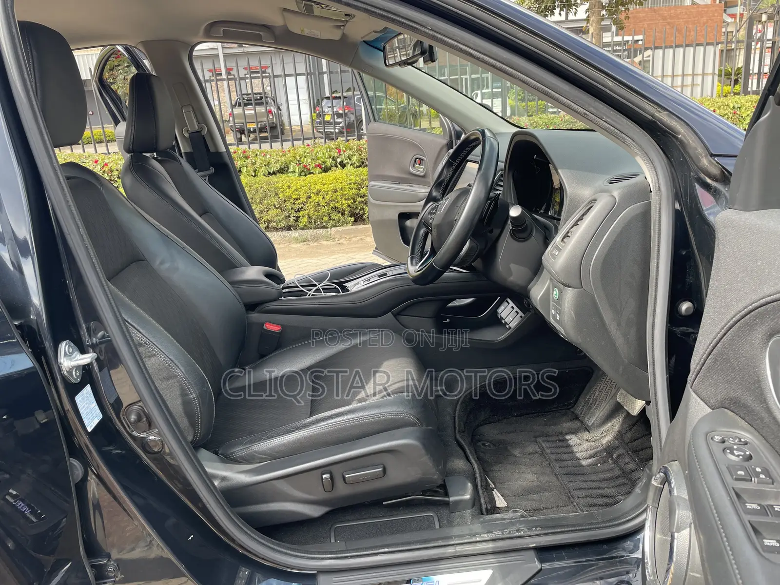 Honda Vezel 1.5 Hybrid 4WD 2019 Blue