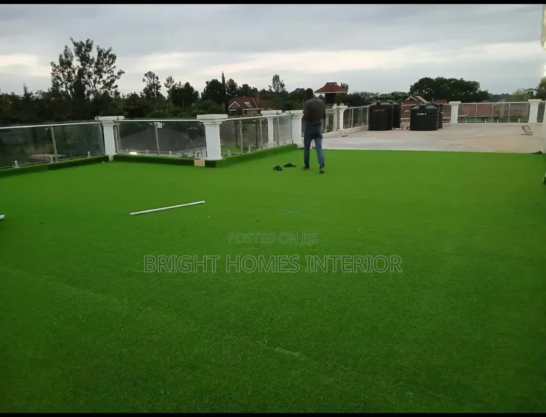 Roofing Grass Carpet Best Quality Available in Different Thicknesses