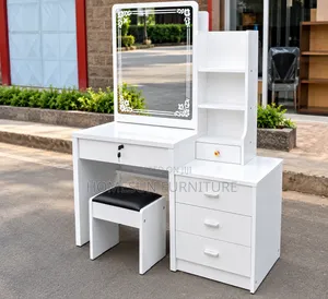 Dressing Table With Decorative Mirror and 3 Drawers