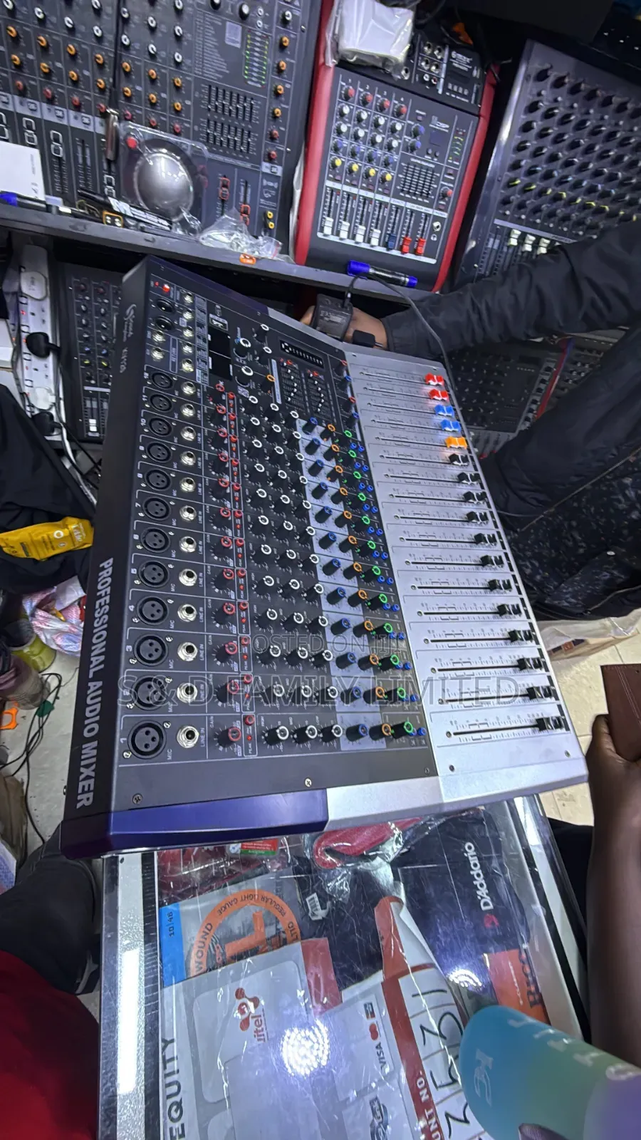 Soundkingdom KV120 Powered Mixer