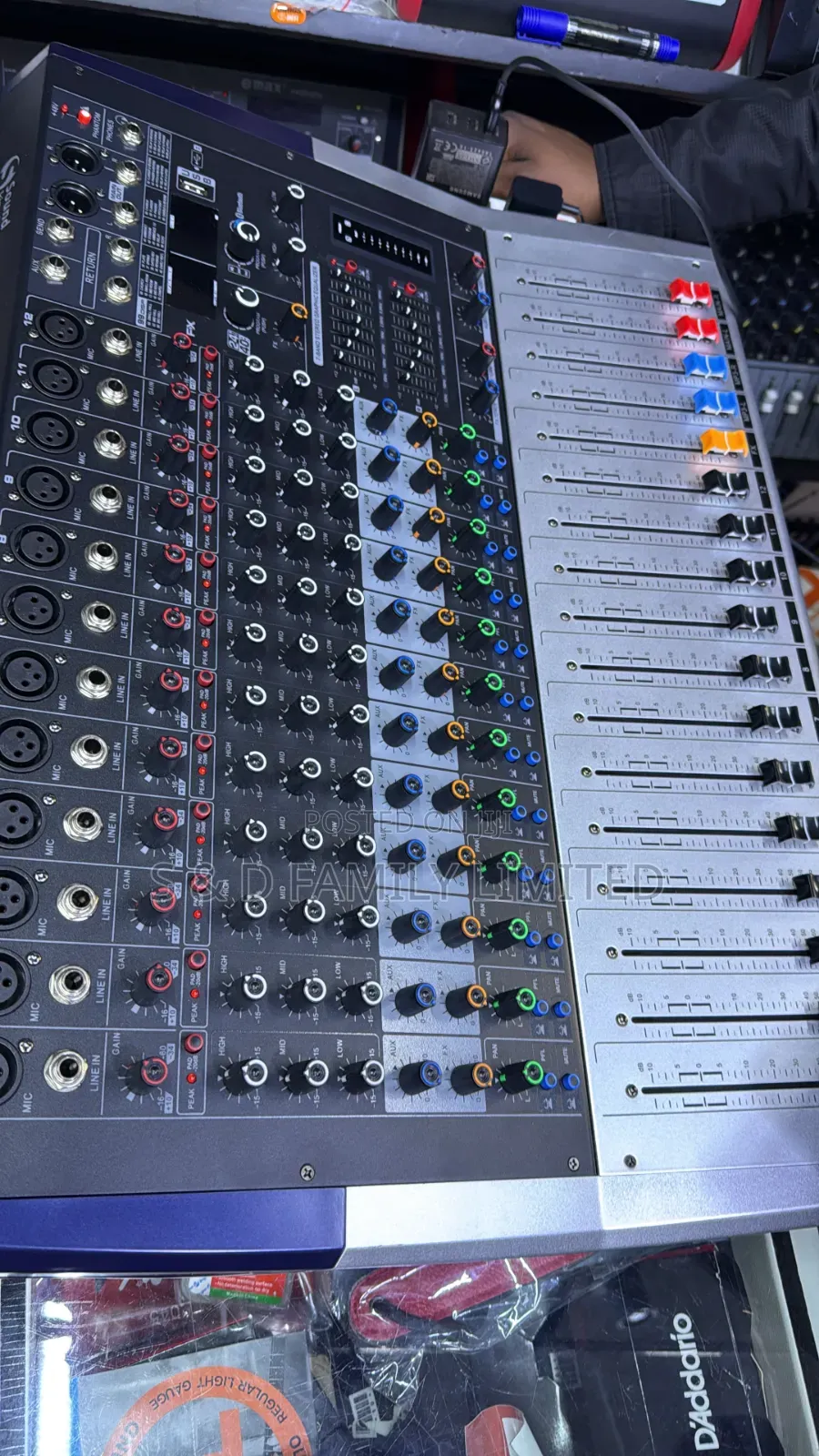 Soundkingdom KV120 Powered Mixer