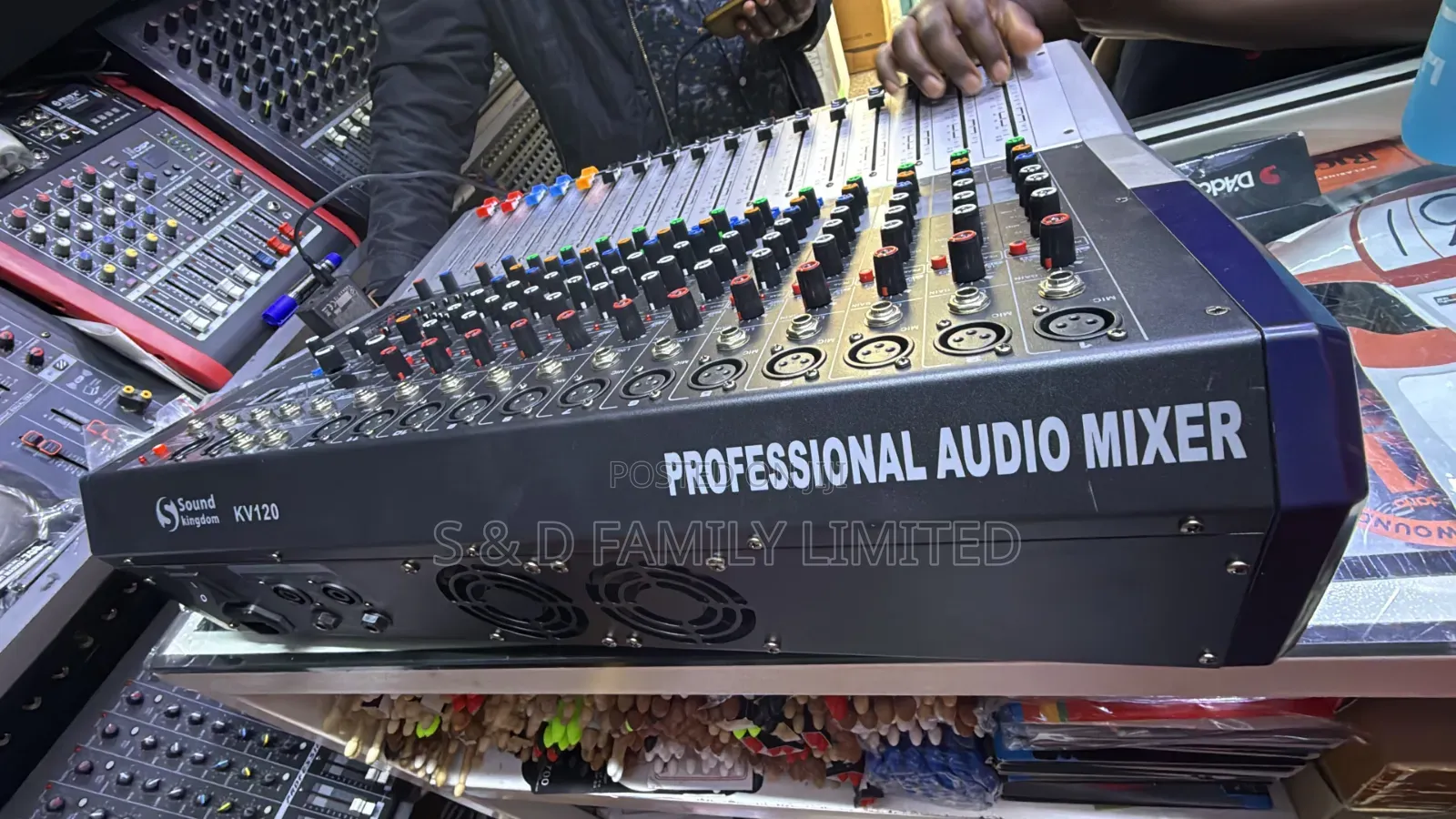 Soundkingdom KV120 Powered Mixer