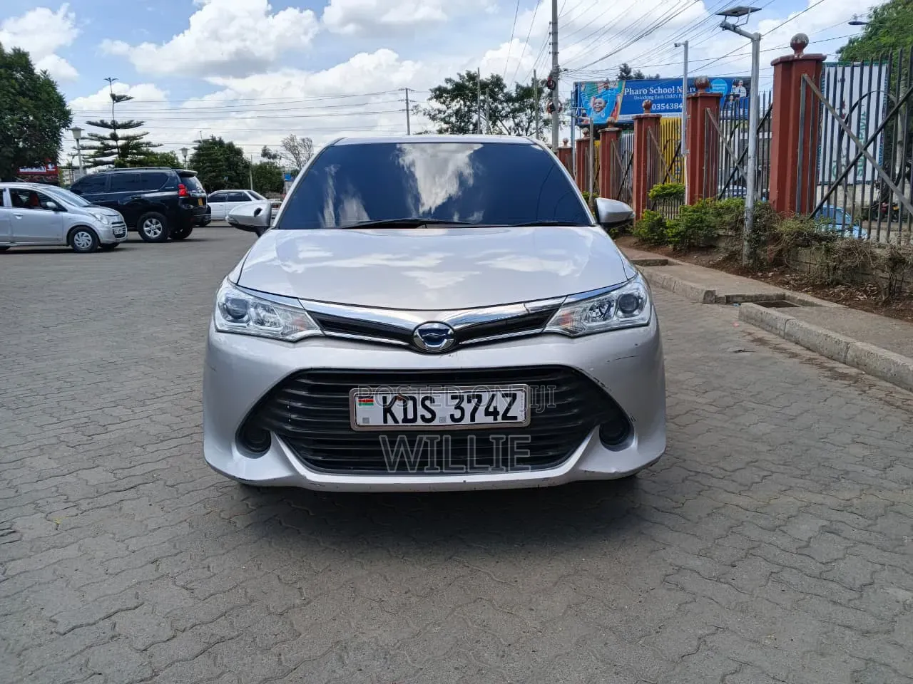 Toyota Corolla Fielder 2018 Silver
